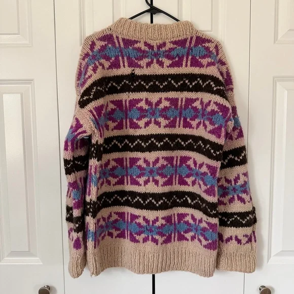 Vintage 100% Wool Sweater Made in Educador - Picture 4 of 10